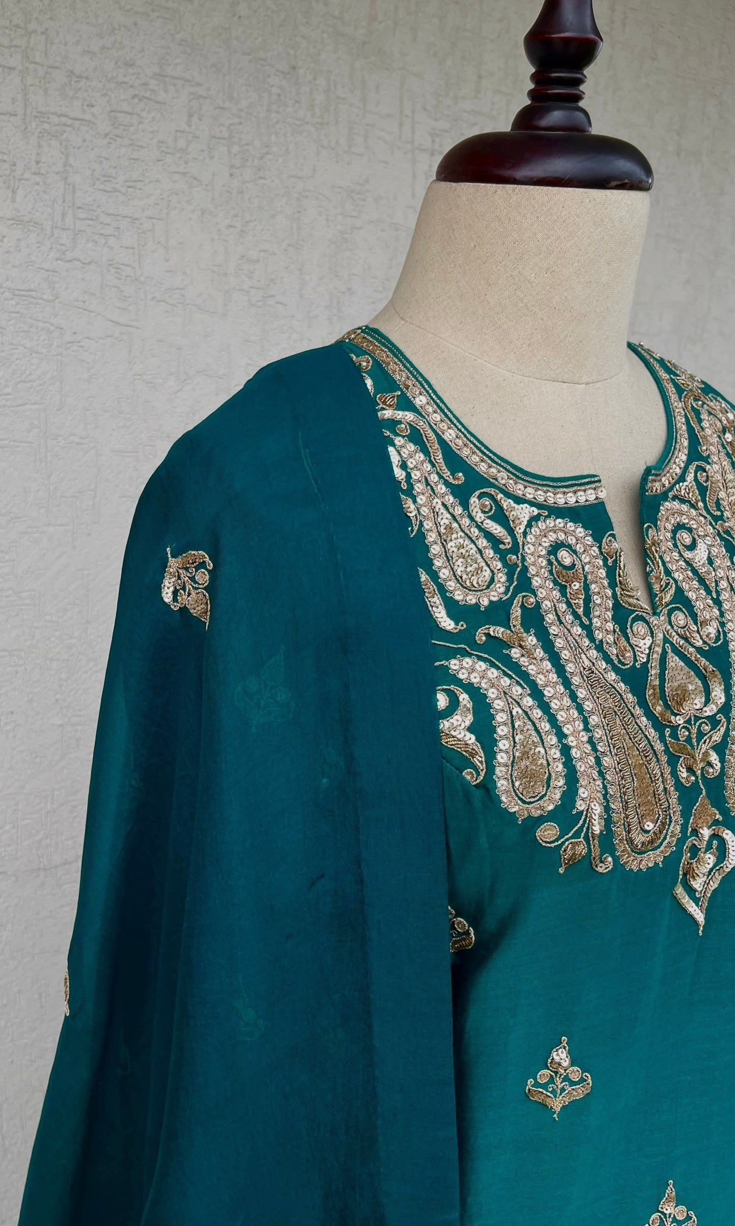 BOTTLE GREEN KURTA AND GHARARA SET