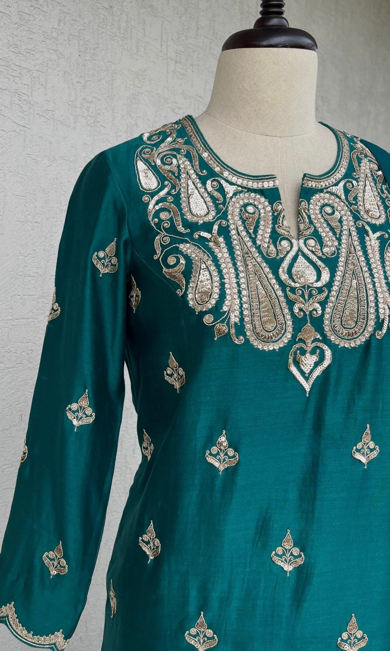 BOTTLE GREEN KURTA AND GHARARA SET