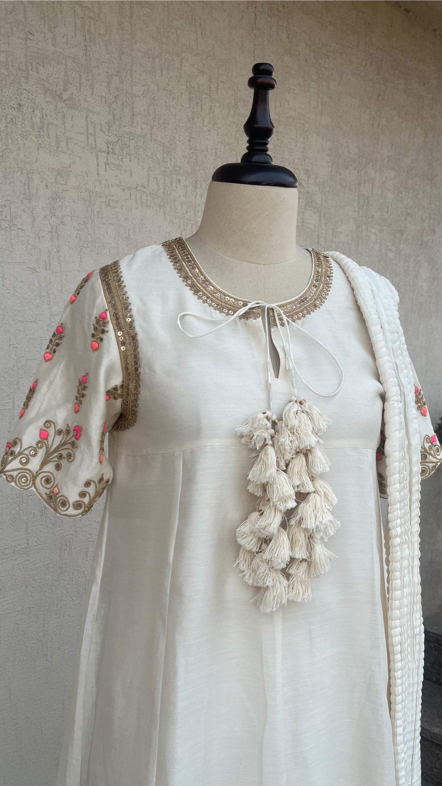 OFF-WHITE A-LINE KURTA, PANTS & DUPATTA SET