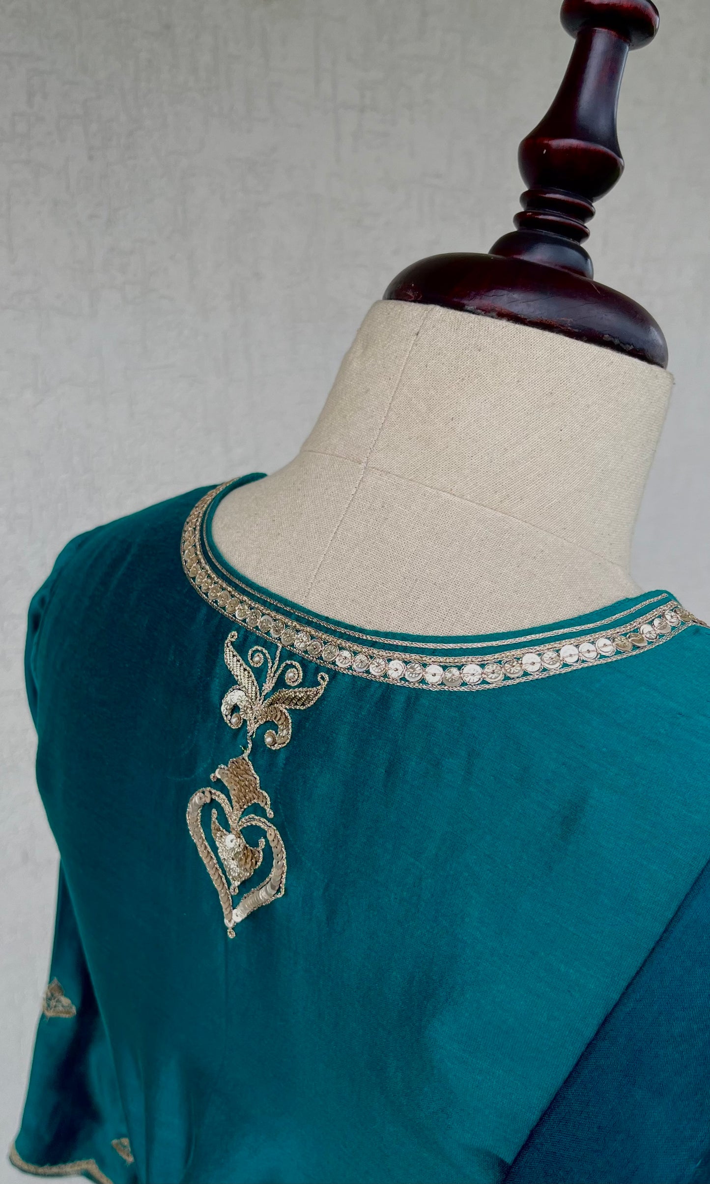 BOTTLE GREEN KURTA AND GHARARA SET