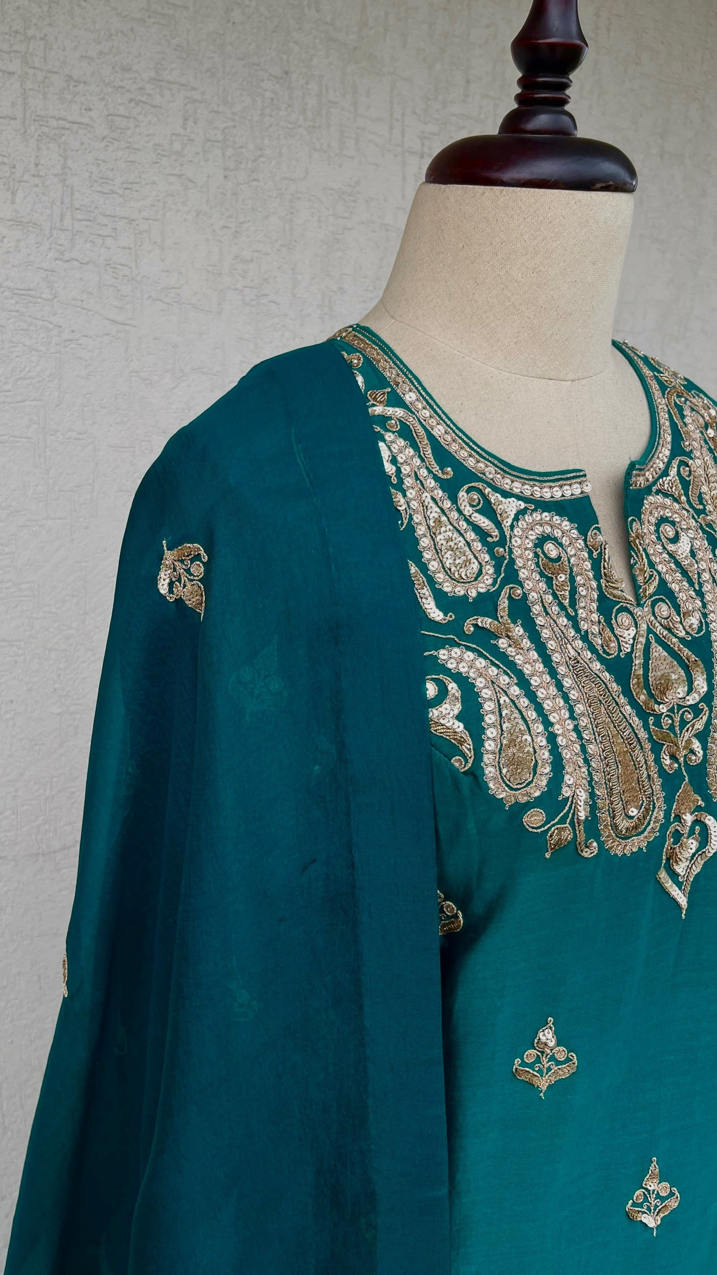 BOTTLE GREEN KURTA AND GHARARA SET