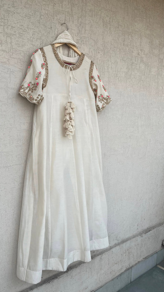 OFF-WHITE A-LINE KURTA, PANTS & DUPATTA SET