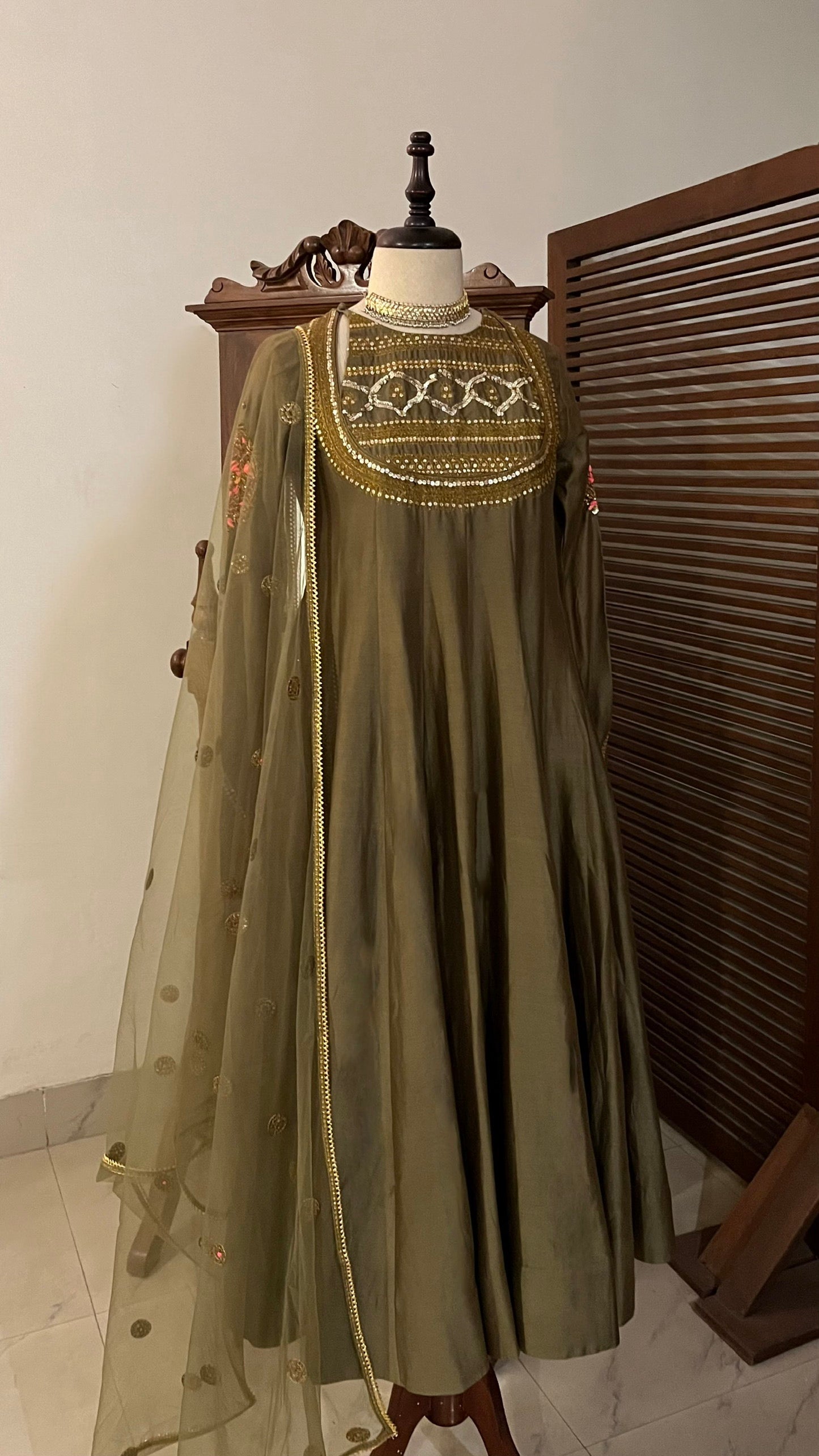 OLIVE KALIDAAR KURTA CHURIDAAR DUPATTA SET