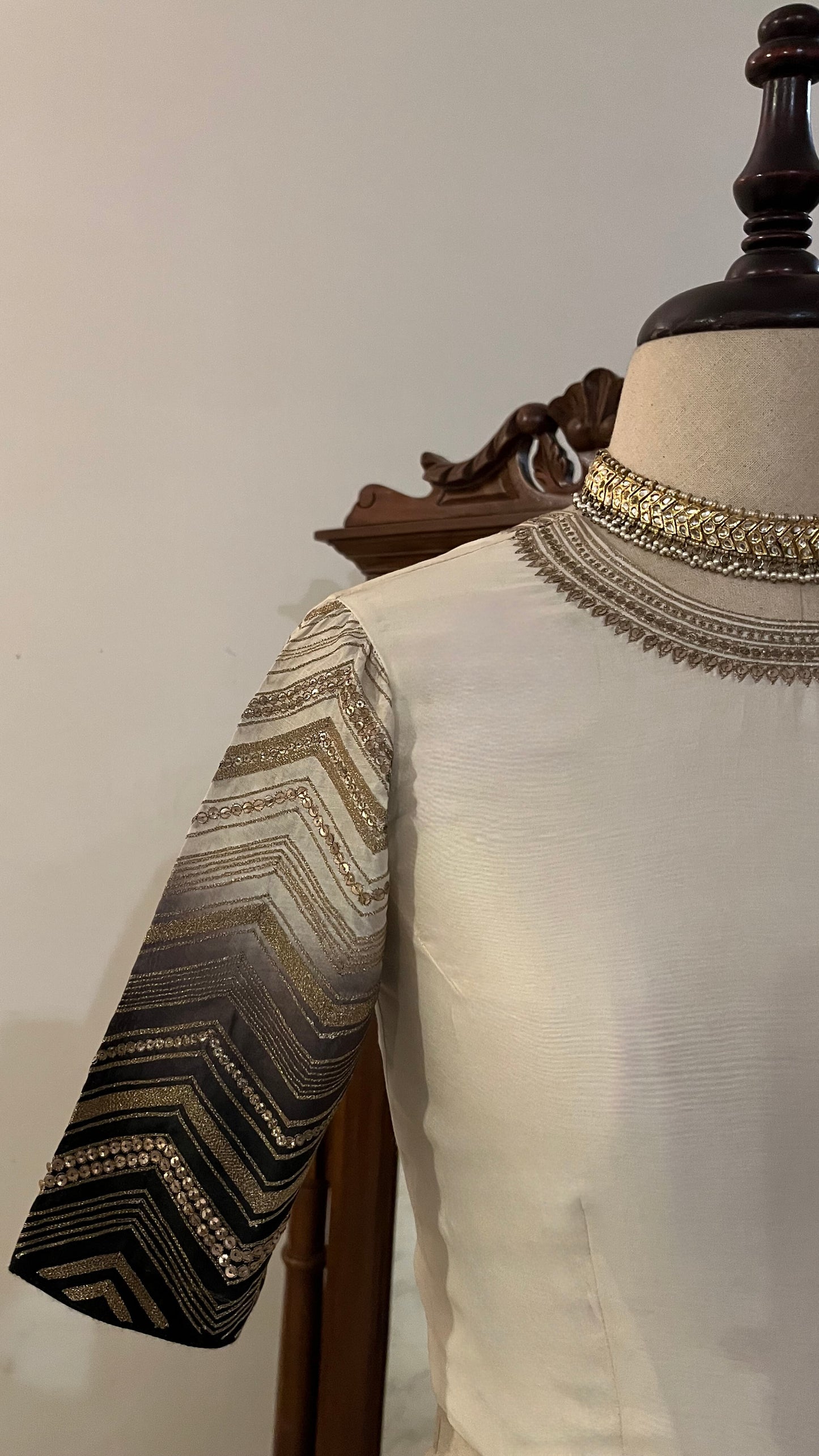 OFF-WHITE CHANDERI BLOUSE