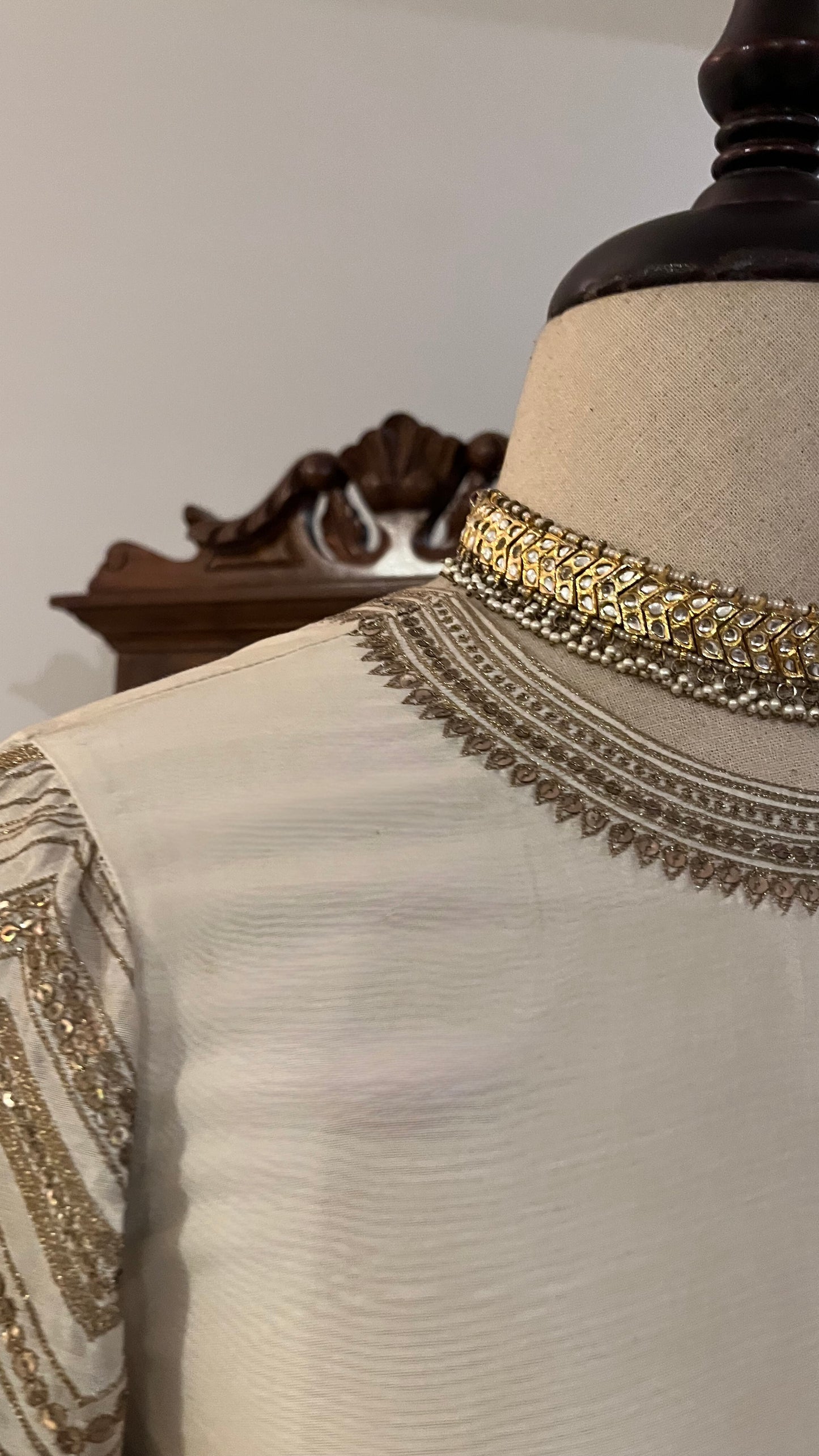 OFF-WHITE CHANDERI BLOUSE