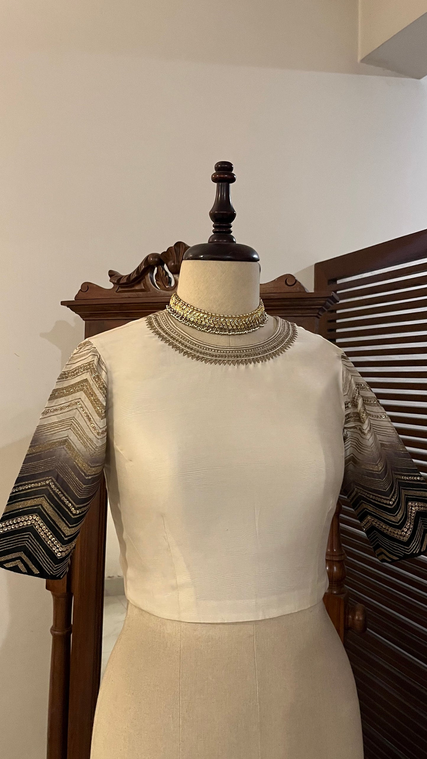 OFF-WHITE CHANDERI BLOUSE