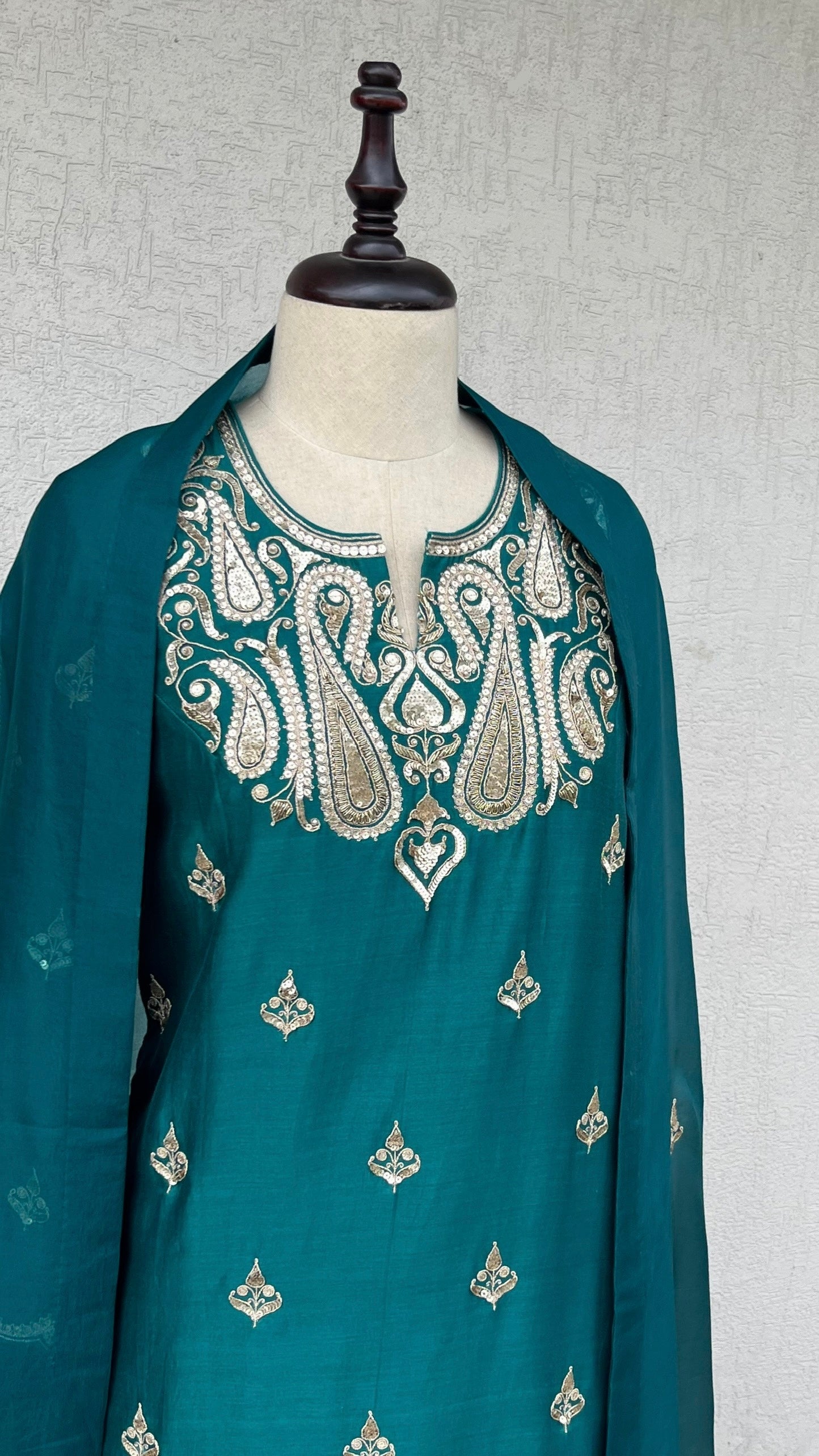 BOTTLE GREEN KURTA AND GHARARA SET